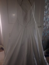 Three weeks, tiny budget & no wedding dress.