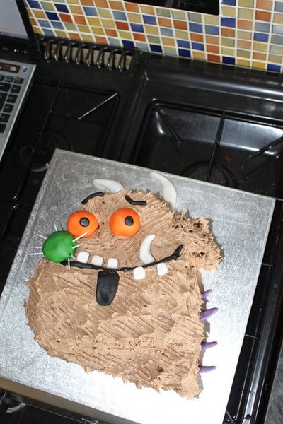 Would anyone enjoy a cake picture thread, for boasting?!