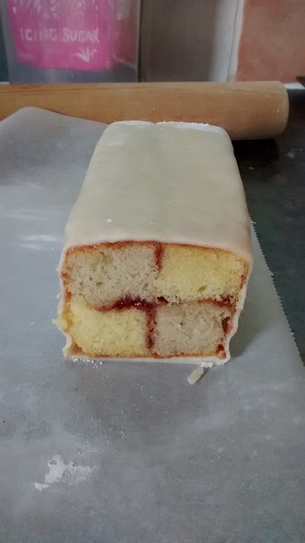 Would anyone enjoy a cake picture thread, for boasting?!