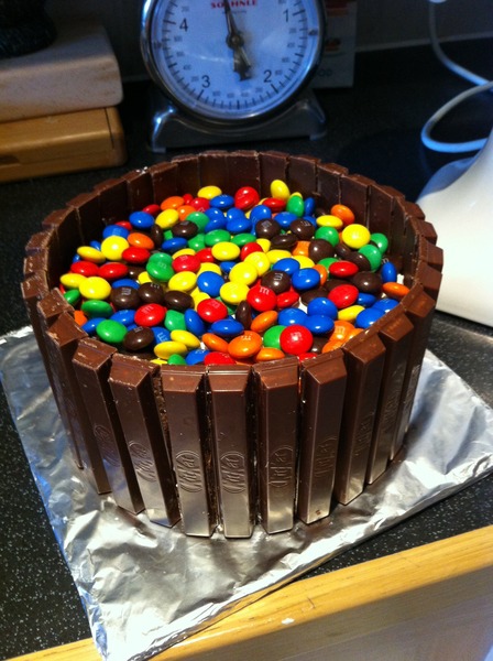 Would anyone enjoy a cake picture thread, for boasting?!