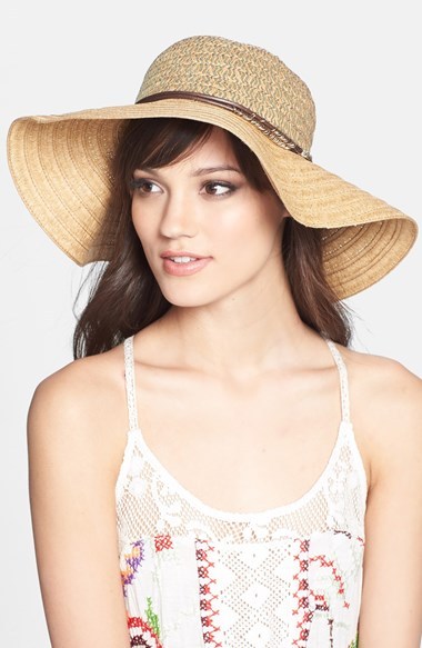Floppy wide-brimmed sun hat that can be packed in a suitcase -where from?