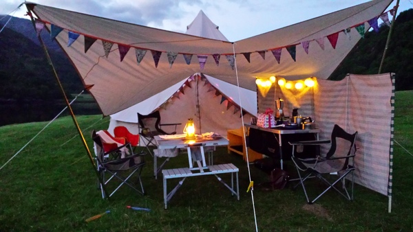 Bell tent awning