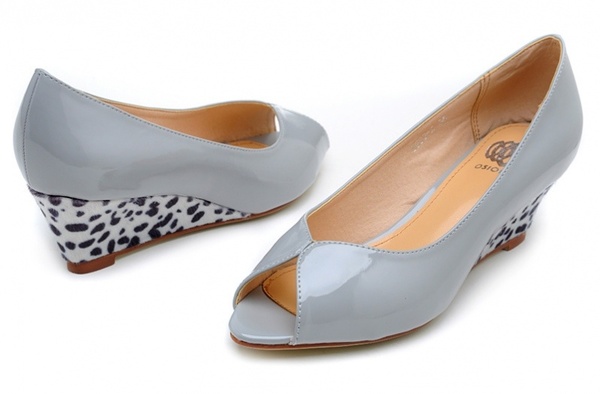 What type of shoe for wedding when you have a toddler to run after?