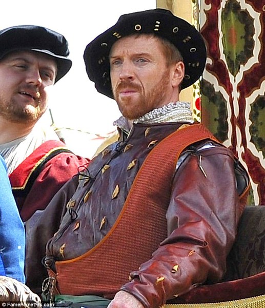 To hate when a television adaptation uses actors who look nothing like the description in the book