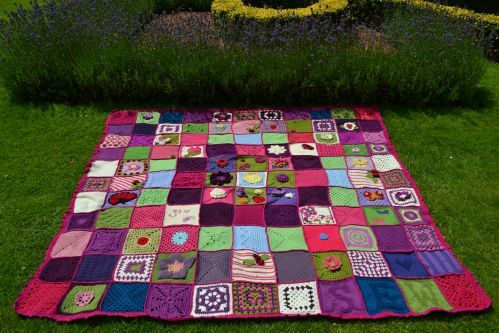 Woolly Hugs : A Blanket for SupermansBigRedBottleOfSpirits. Crafters and donors, please, we need your help.