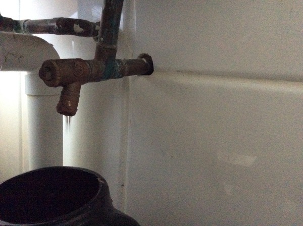 HELP! Leaking pipe type thing.