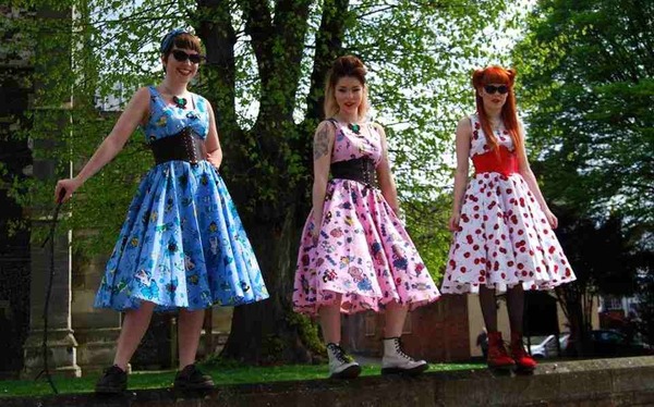 Where are the best places to buy a 1950s style outfit please?