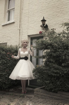 Help me find the perfect shoes to go with my knee length wedding dress :)
