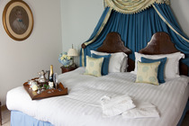 Hotel/Lodges with hot tub in Scotland for 1 night stay?