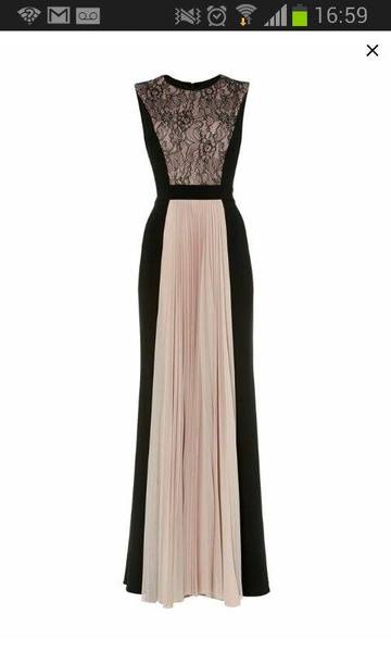 What flowers to go with my wedding dress?