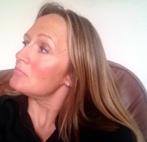 Perking up mousey blonde hair - can you recommend any decent 'OTC' products?