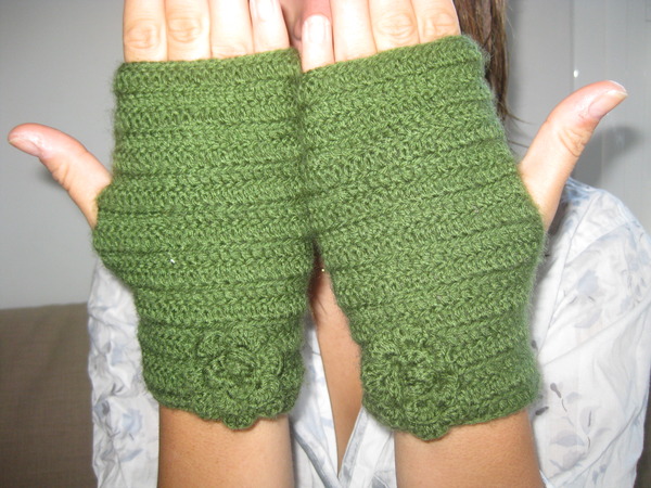 Team Hooker : Come flash your wares at the Hotel Crochetfornia.