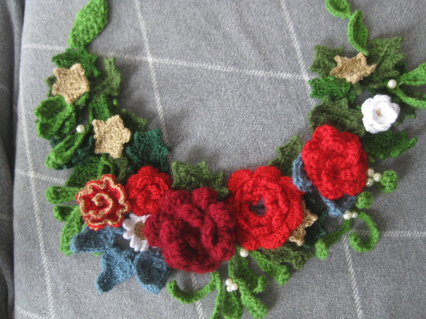 Team Hooker : Come flash your wares at the Hotel Crochetfornia.