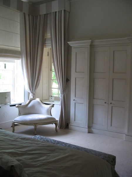 Curtain fabric to go with F&B blackened walls in a bedroom