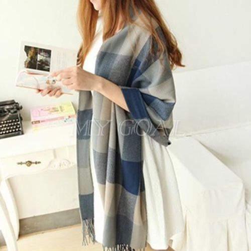What is this winter's style of scarf going to be?