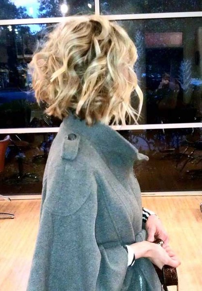 How to style fine, short, wavy hair into curls on purpose?