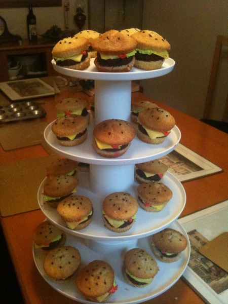 Would anyone enjoy a cake picture thread, for boasting?!