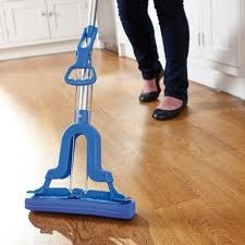 cleaning laminate flooring