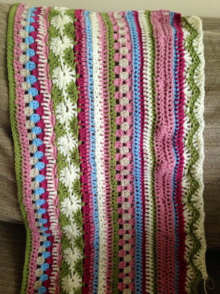 Team Hooker : Come flash your wares at the Hotel Crochetfornia.