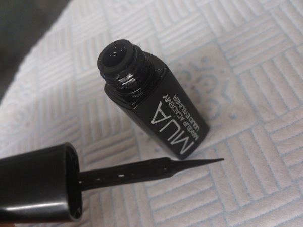 My best beauty find - for black liquid eyeliner fans - for a quid!