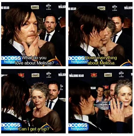 WALKING DEAD! WALKING DEAD! WALKING DEAD!