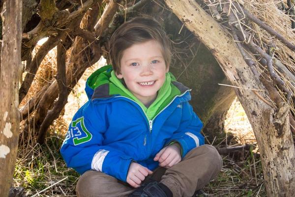 Philips and Disney Imaginative Lighting would love to see your photos of and tips for den building - £100 Amazon voucher to be won NOW CLOSED
