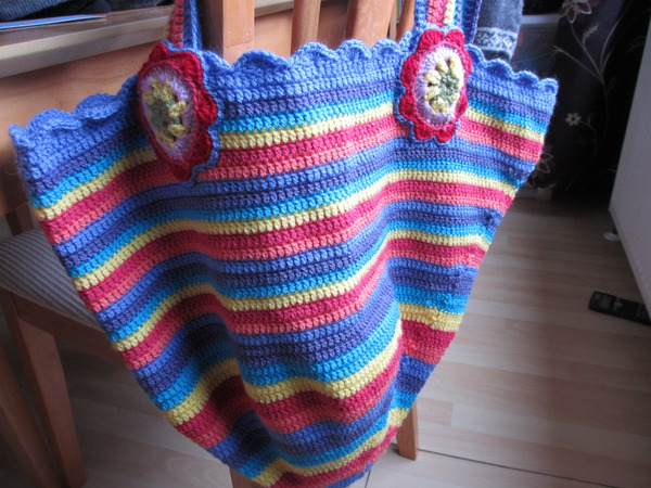 Team Hooker : Come flash your wares at the Hotel Crochetfornia.