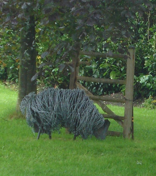 AIBU to do whatever I like to my fence?