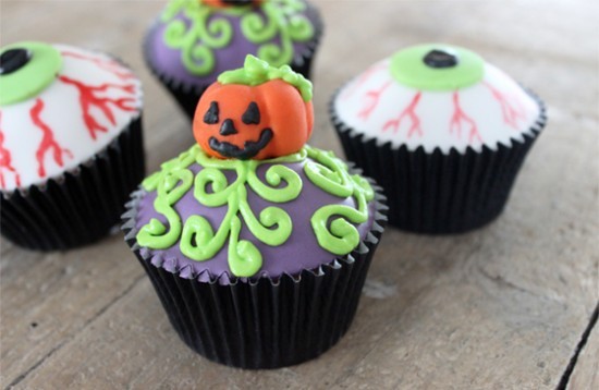 Recipes for cupcakes that naughty sticky little children will eat all of and not just the icing?
