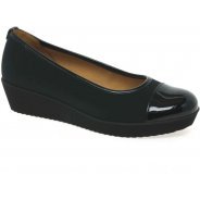 What casual shoes for 35 year old?