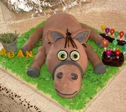 making a unicorn cake help please!