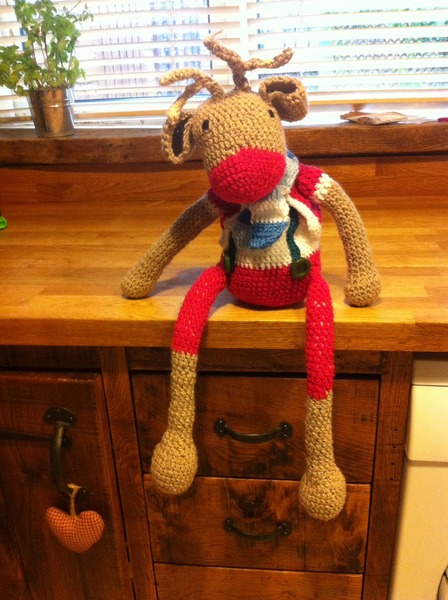 Team Hooker : Come flash your wares at the Hotel Crochetfornia.