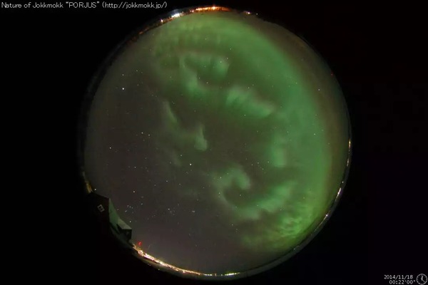 Armchair aurora watching