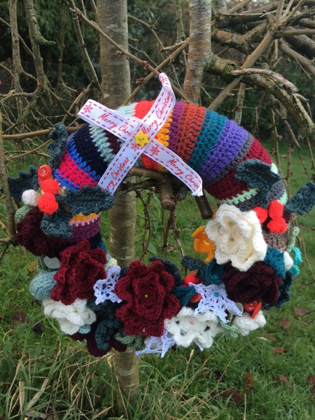 Team Hooker : Come flash your wares at the Hotel Crochetfornia.