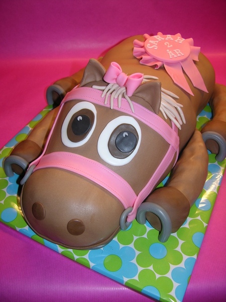 making a unicorn cake help please!