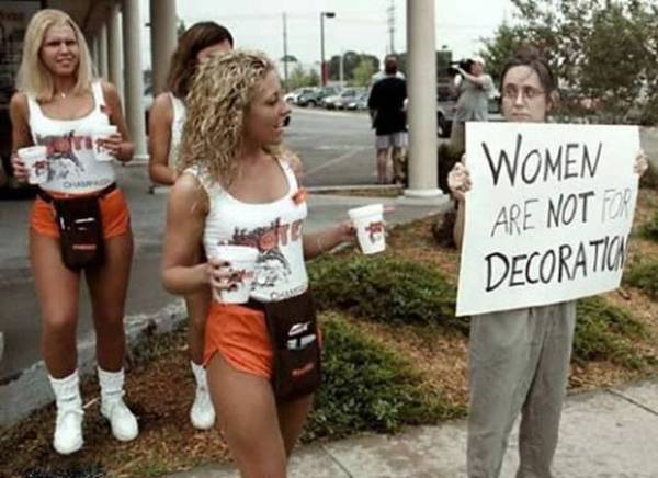 Hooters in Newcastle