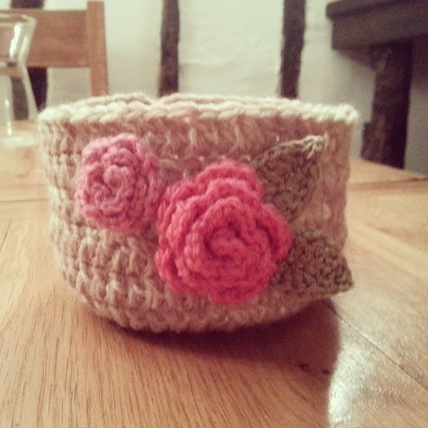 Team Hooker : Come flash your wares at the Hotel Crochetfornia.