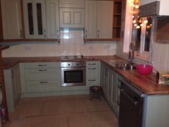 Can I get a nice kitchen excluding appliances but including tiles and fitting for under �4000??