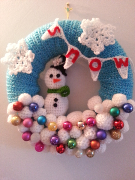 Team Hooker : Come flash your wares at the Hotel Crochetfornia.