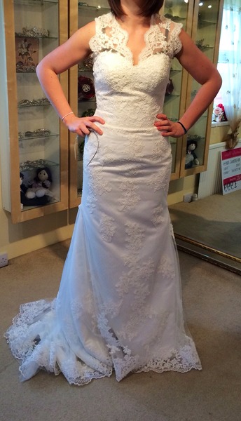 I put a deposit down on my wedding dress today but I hate it