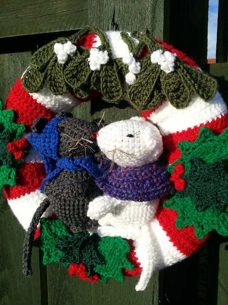 Team Hooker : Come flash your wares at the Hotel Crochetfornia.