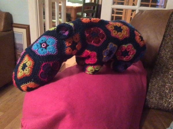 Team Hooker : Come flash your wares at the Hotel Crochetfornia.