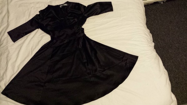 Does this dress need an underskirt?