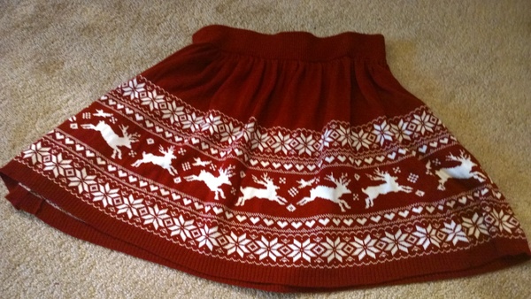 Christmas knitted skirt - what to wear with it?