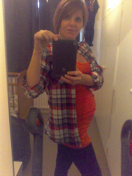 18+3 3rd pregnancy but not yet felt baby kick