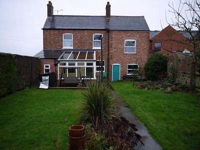 Looking to buy this house. What do I do with the kitchen/ diner and how much will it cost me?
