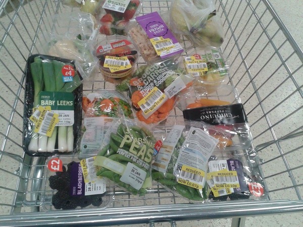 To spend between £6 and £10 on the evening meal