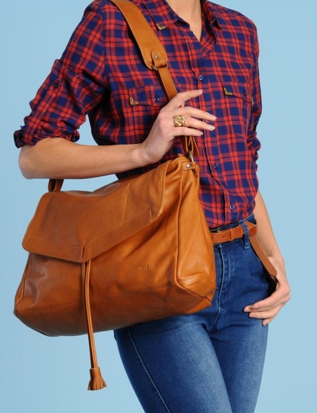 The ENDLESS quest for a tan leather A4 folder fitting shoulder bag grinds on...
