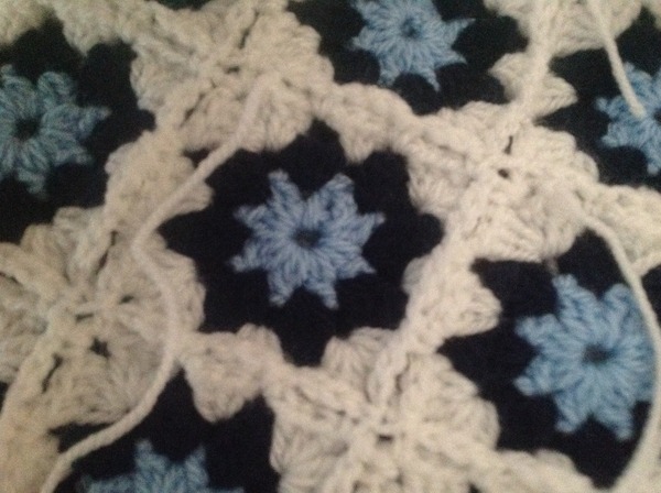 Stylecraft special dk  midnight. Does anyone have a ball of this?