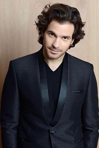 Swagger Inn. Thread 81. BBC Musketeers. Anything stuck in your teeth Aramis?